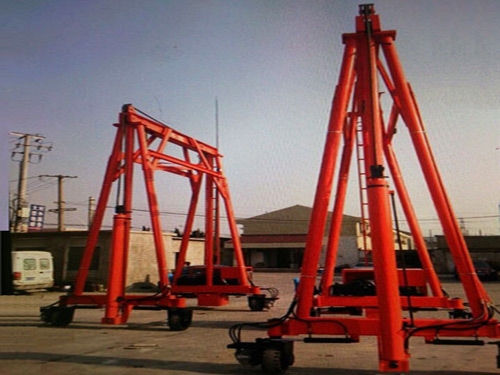 移動(dòng)式集裝箱吊車