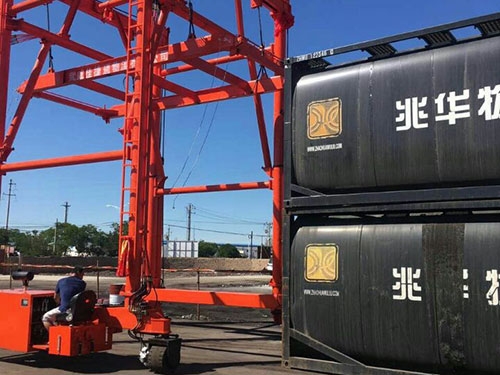 聯(lián)體移動式集裝箱吊車